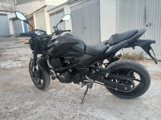 Kawasaki Z750 Naked Negra