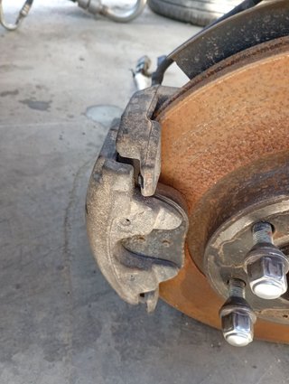 PINZA DE FRENO DELANTERA IZQUIERDA Ford Kuga (CBS)(2013->)