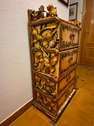 Cómoda italiana hecha a mano, articulo exclusivo.