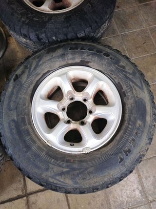 Juego de llantas mitsubishi 98751 montero v20 v40