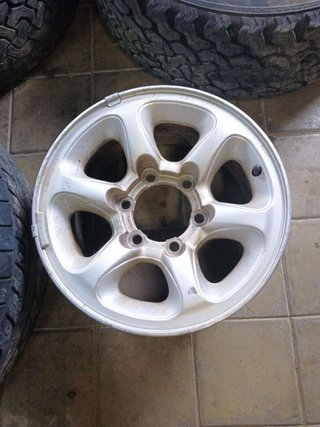 Juego de llantas mitsubishi 98751 montero v20 v40