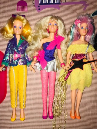 Lotti di bambole JEM Holograms
