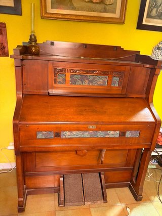 Armonio Clásico Funcionando, en madera, perfecto