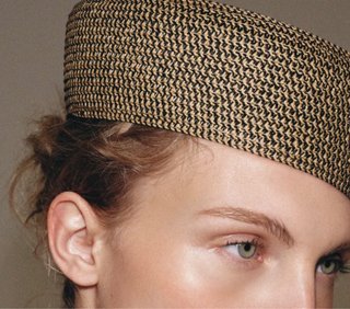 Gorro casquete Zara beige/negro