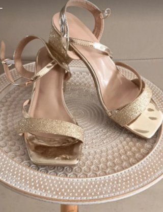 Sandali oro satinato con glitter