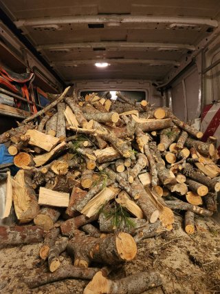 Leña de pino para chimenea entrega gratis