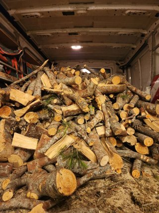 Leña de pino para chimenea entrega gratis