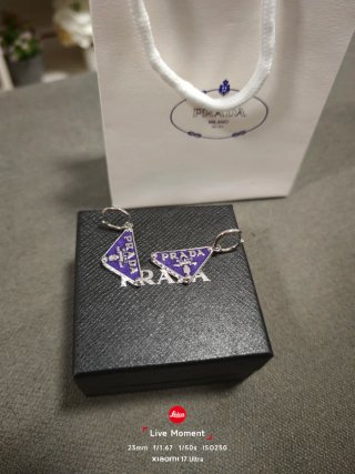 Pendientes Prada Triángulo Morado y Plateado