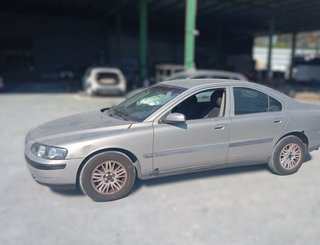 Puerta trasera izquierda volvo 488671 s60 berlina