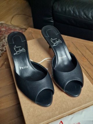 Christian Louboutin Me Dolly Zapatos Negros