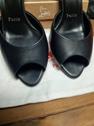 Christian Louboutin Me Dolly Zapatos Negros
