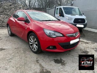 Despiece Opel Astra GTC J 2.0 CDTI ROJO