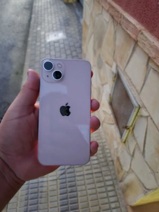 iPhone 13 rosa  Libre de todo