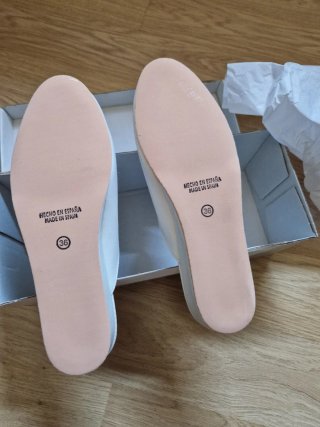 Zapatillas casa novia pompón blancas nuevas