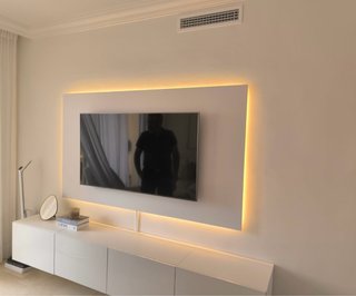 Panel TV madera con luz LED