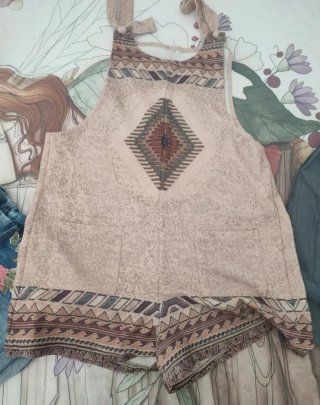 Lote de prendas: petos y camisetas