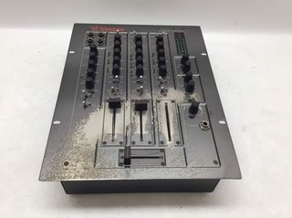 Mesa de Mezclas Vestax PMC-170A