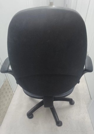Silla de oficina giratoria gris