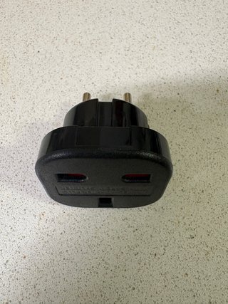 Adaptador Enchufe UK a EU Negro