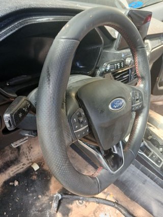 VOLANTE Ford Kuga (2020->)
