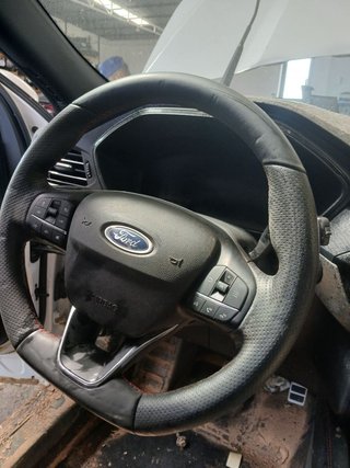 VOLANTE Ford Kuga (2020->)