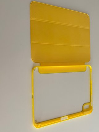 Funda iPad 11 Amarilla