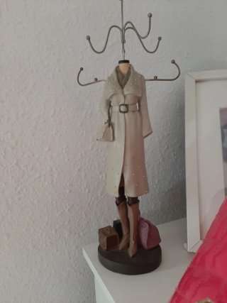 2 Colgadores de collares beige y blanco