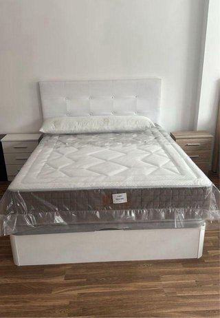 POCAS UNIDADES Canapé y Colchón blanco 150x190