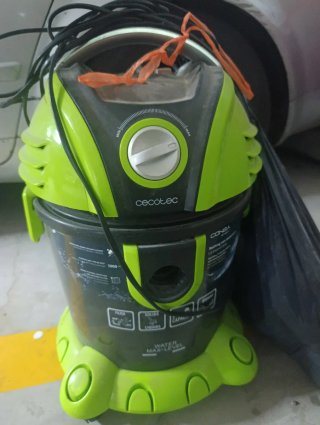 Aspiradora Cecotec Conga 1200W