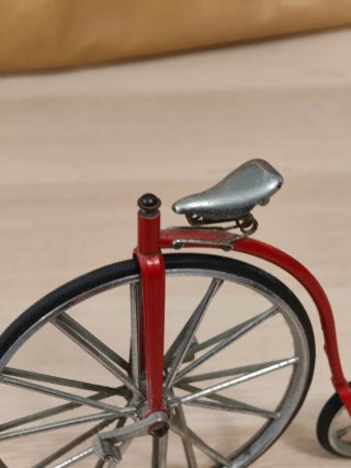 Figura Bicicleta Antigua Roja