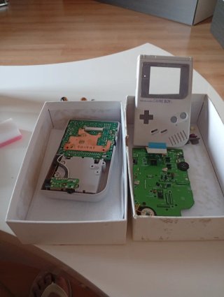 Nintendo Game Boy + Pokémon Plata
