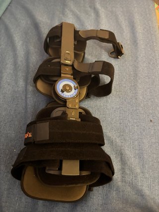 Rodillera Postoperatoria Articulada