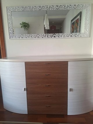 Mueble buffet moderno blanco y madera
