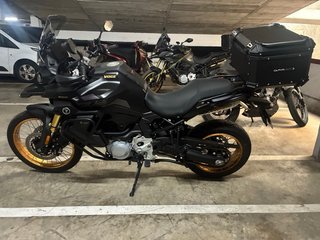 Voge 900 DSX Black Night