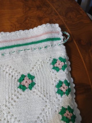 Bolso ganchillo flores rosa y blanco