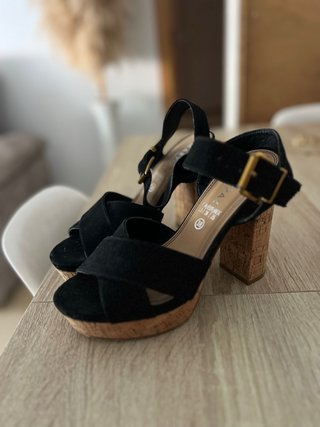 Zapatos de tacón negros talla 38