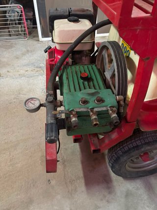 Pulverizador agrícola 400L con remolque
