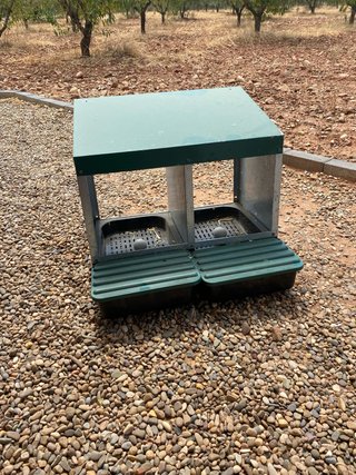 Ponedero de huevos para gallinas