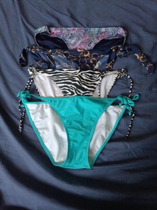 Lote Braguitasbikini estampada y lisa