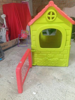 Casa infantil de plástico