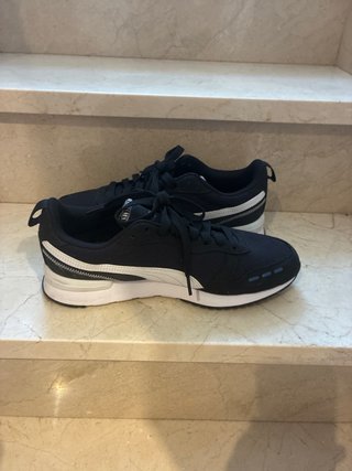 Zapatillas Puma Negras y Blancas