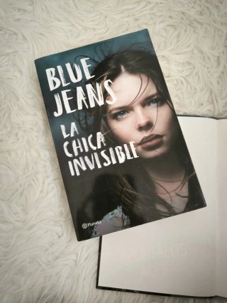 La chica invisible, Blue Jeans