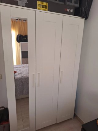 Armario 3 puertas blanco, con espejo ,110cm .