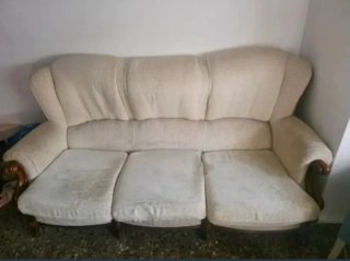 Sofá de madera maciza beige