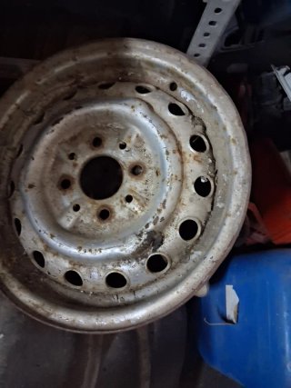 Llanta Seat 124