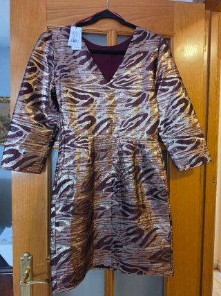 Vestido corto Naf Naf jacquard brillo