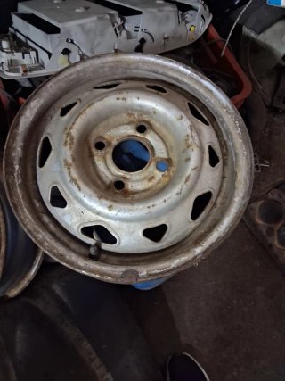 Llanta Opel Corsa