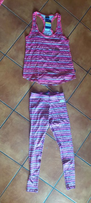Conjunto Nike Mallas y Tank Top Talla S
