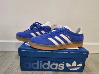 Zapatillas Adidas Gazelle Azul y Blanco