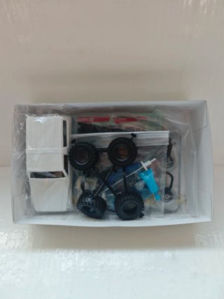 Tamiya 1/32 Toyota Land Cruiser '90 Paris-Dakar